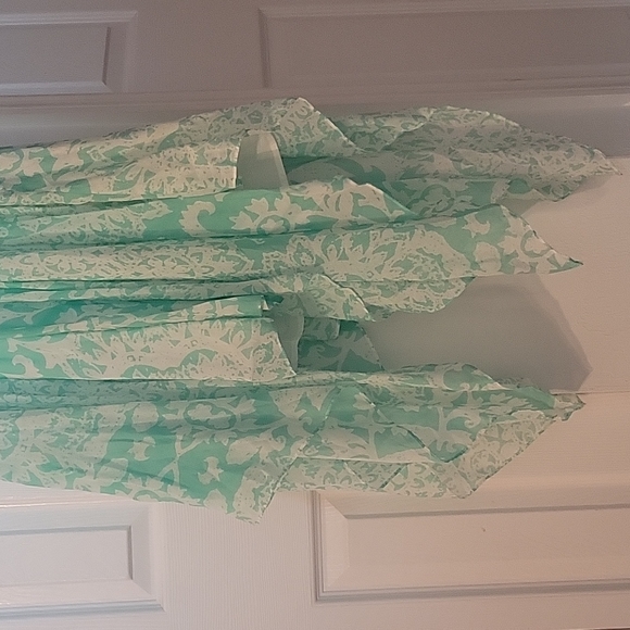 GUESS lightweight sundress- LIKE NEW! - Picture 4 of 8